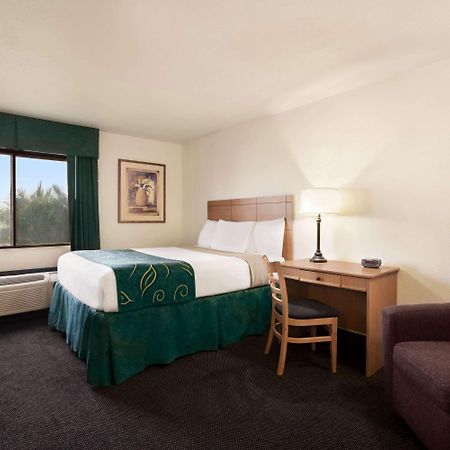 Travelodge By Wyndham Pecos Bagian luar foto