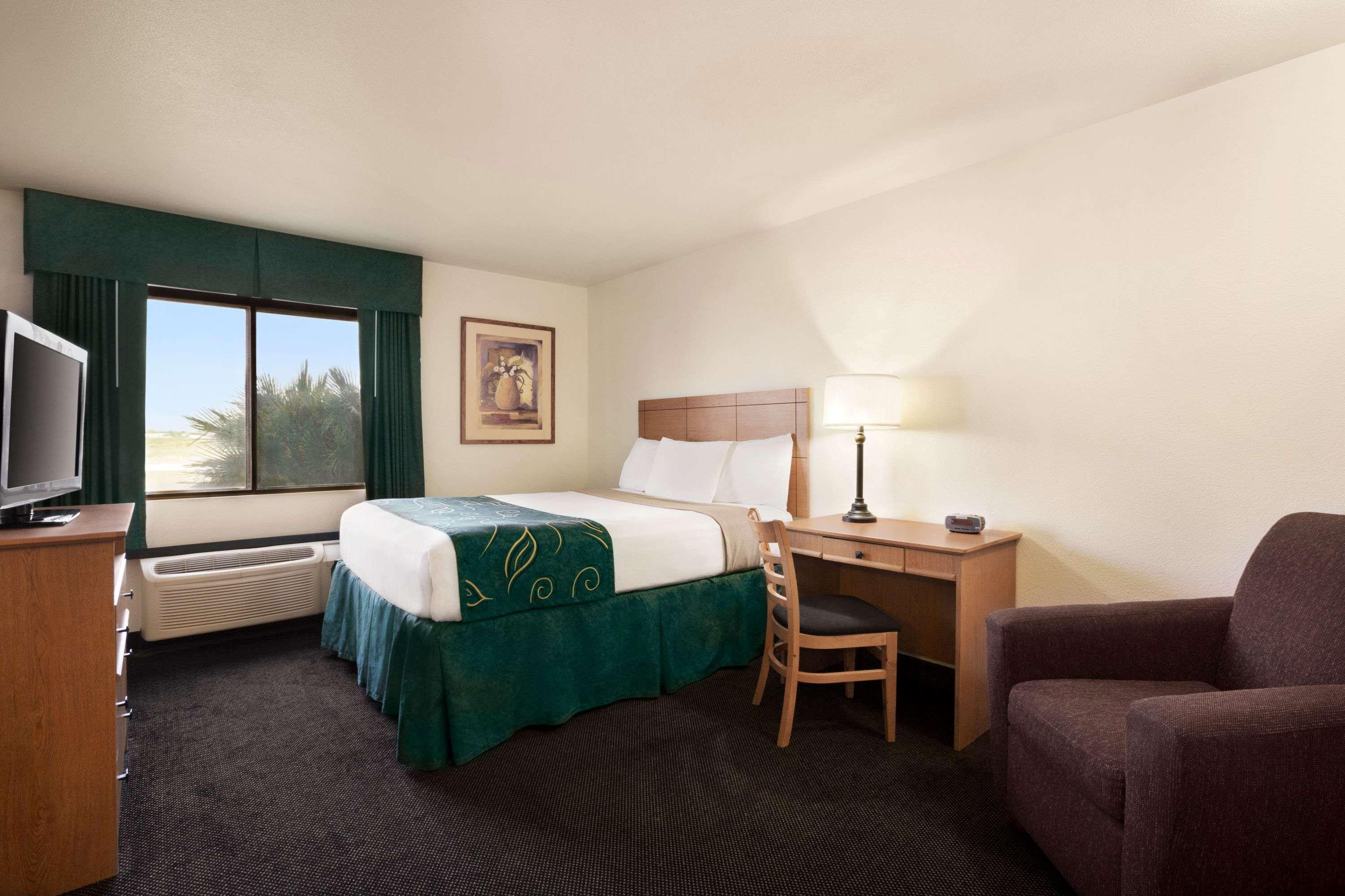 Travelodge By Wyndham Pecos Bagian luar foto