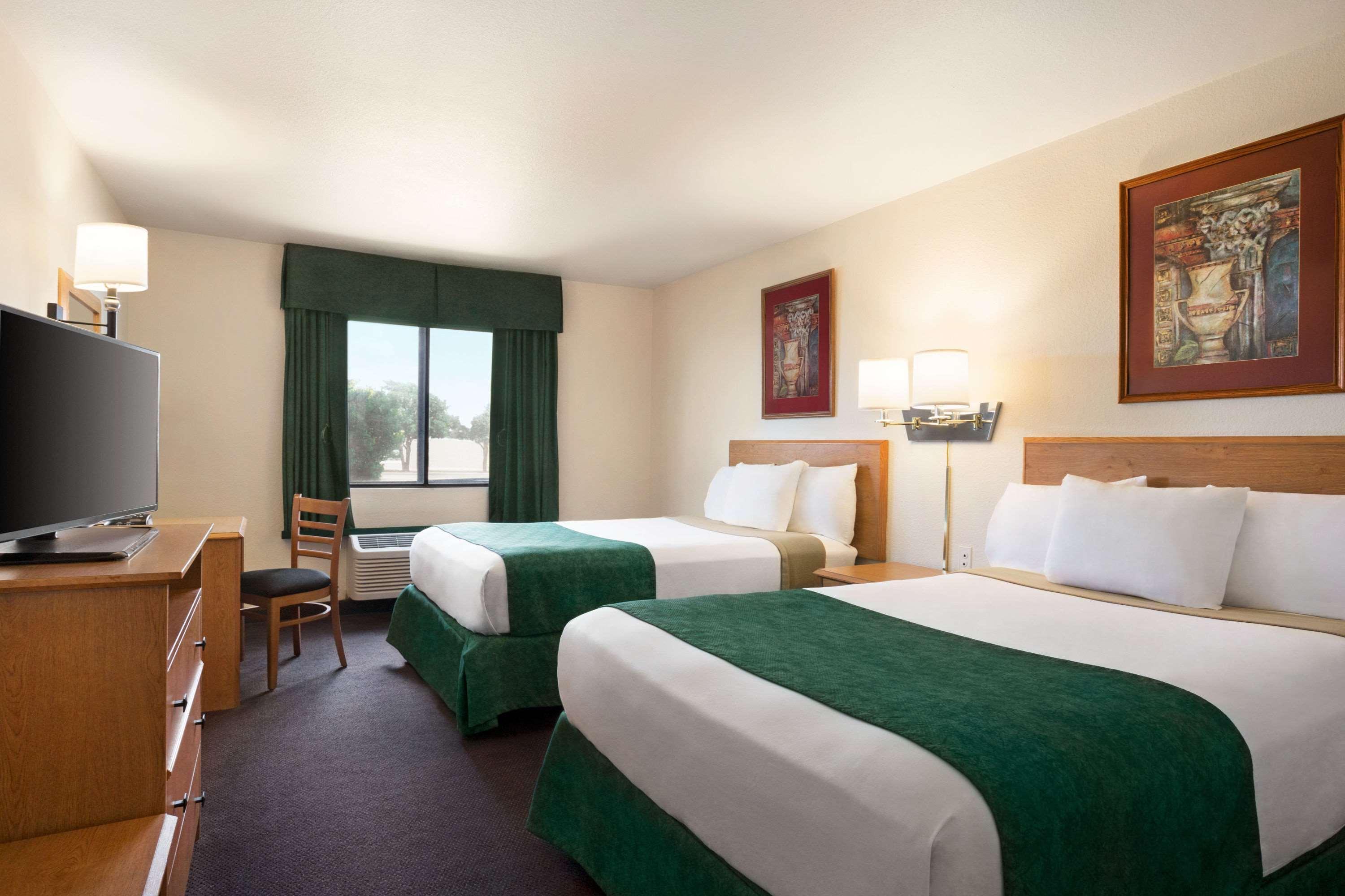 Travelodge By Wyndham Pecos Bagian luar foto