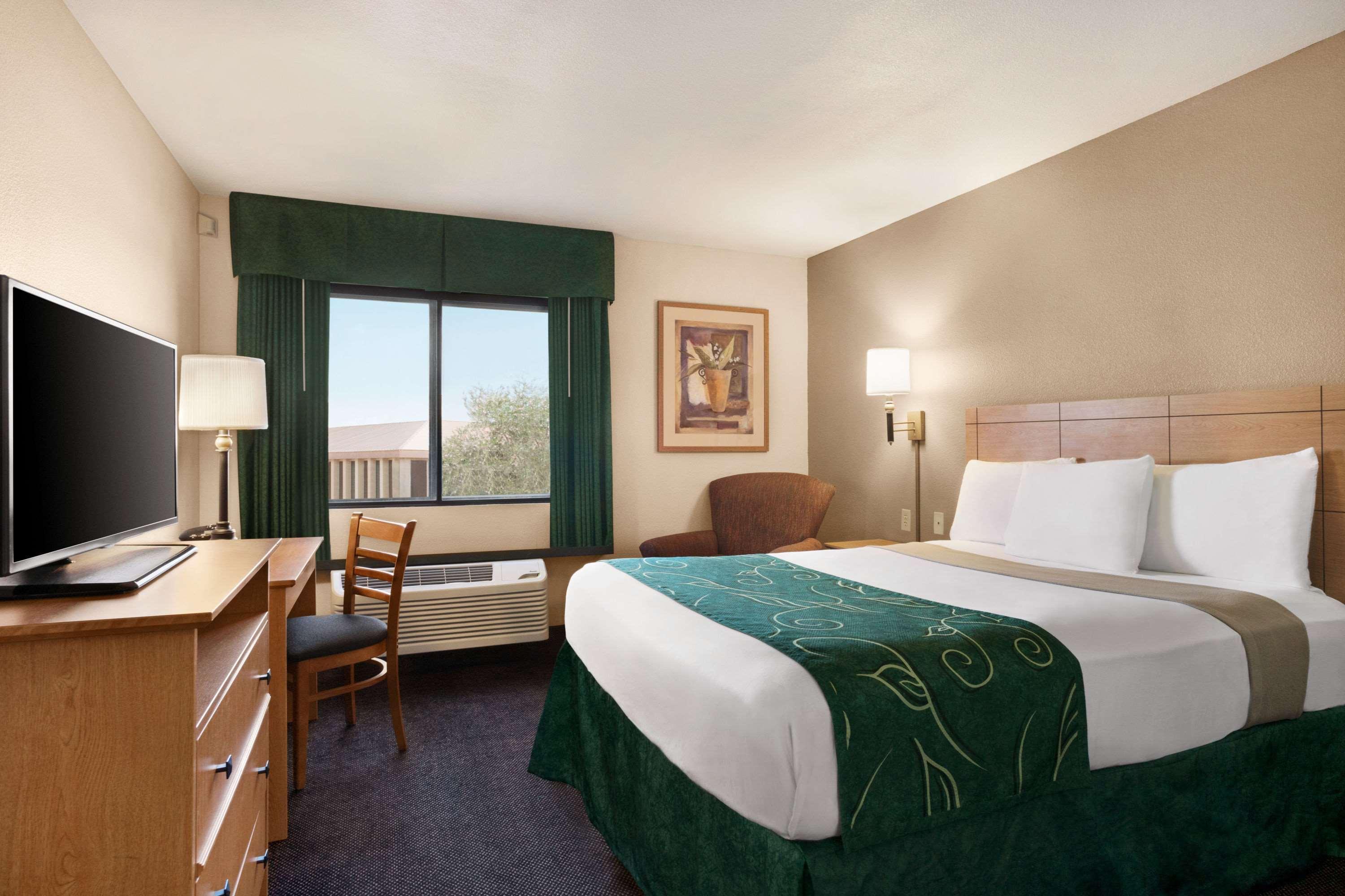 Travelodge By Wyndham Pecos Bagian luar foto