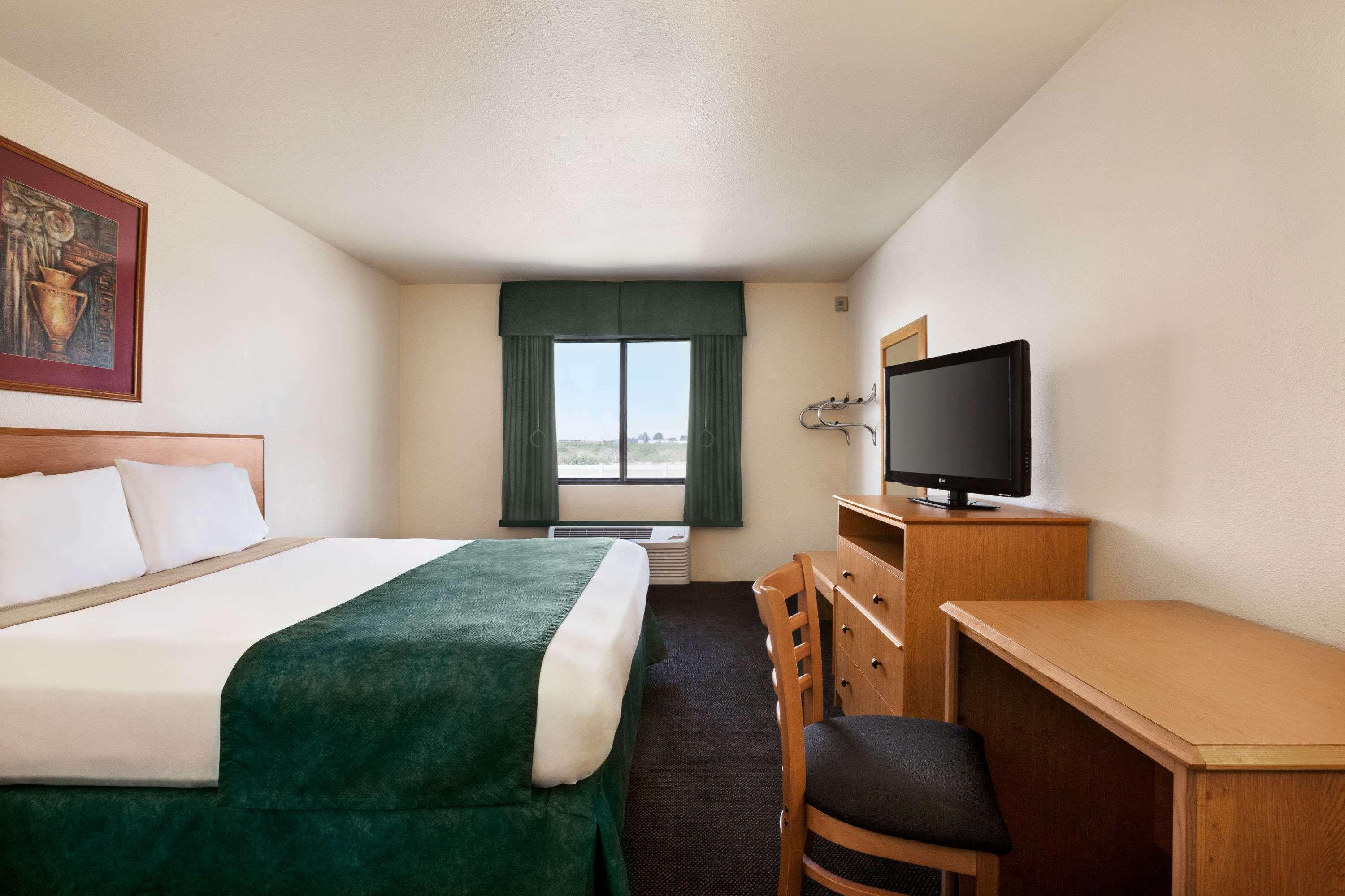 Travelodge By Wyndham Pecos Bagian luar foto